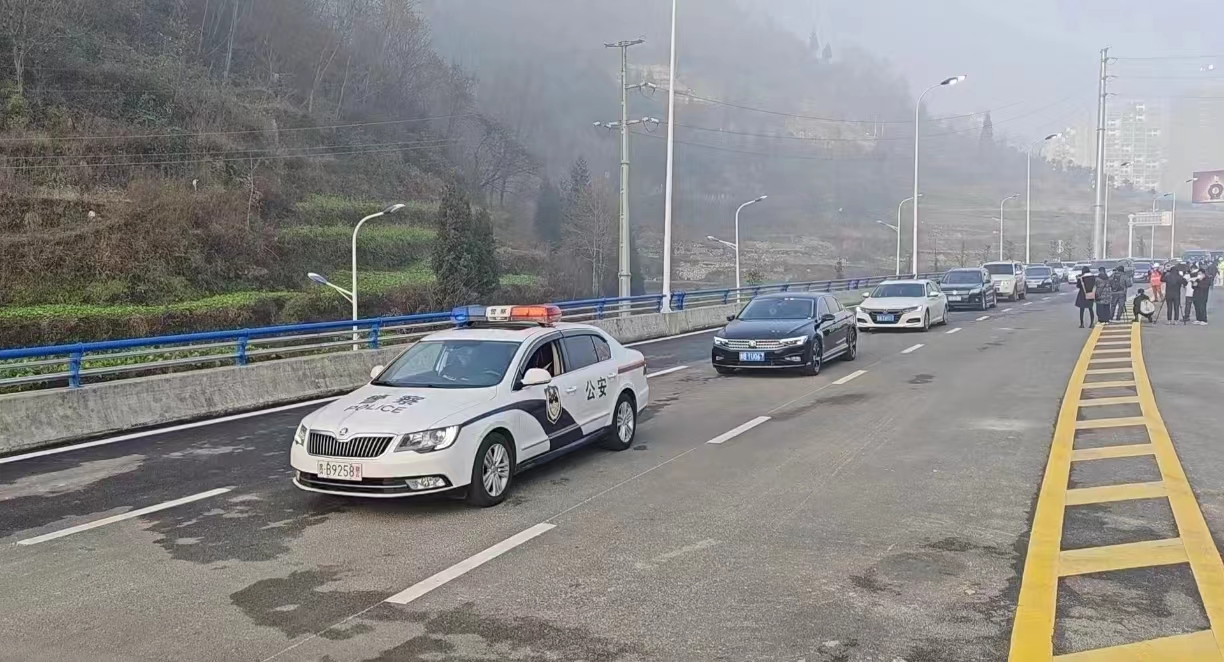 鳳凰東路正式通車(chē)！